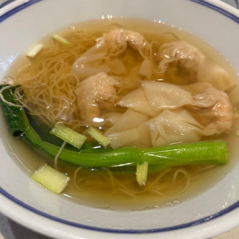 雲呑麺(八大八小 the eight restaurant)