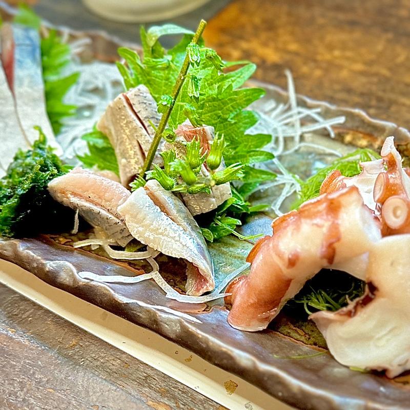 お刺身盛り合わせ　(とりあへず)