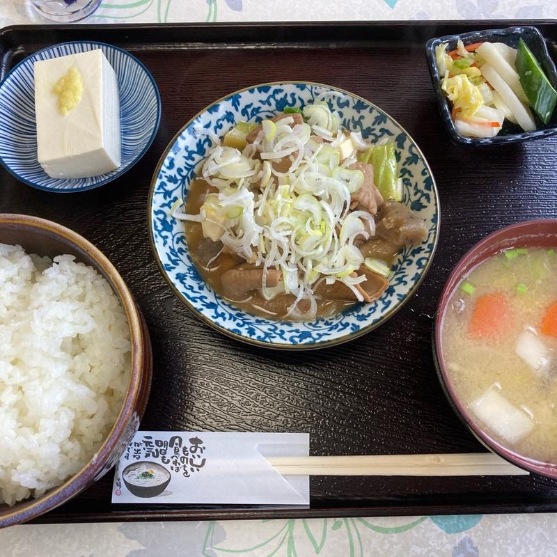 モツ煮込み定食(はっちゃん食堂)