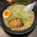 黒ラーメンこってり