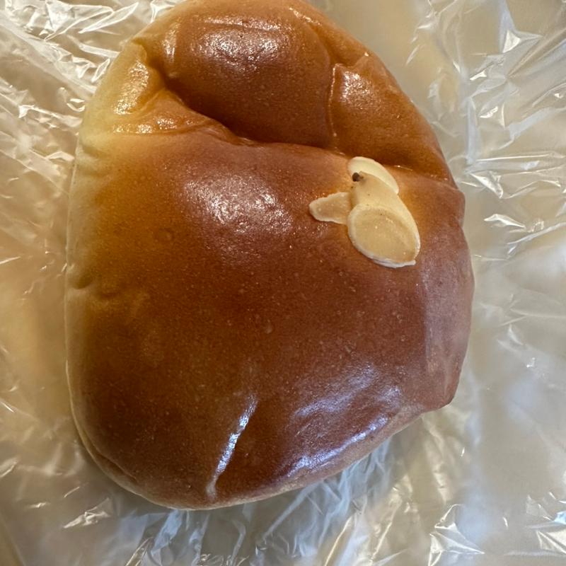 クリームパン(ラ・タヴォラ・ディ・オーヴェルニュ)