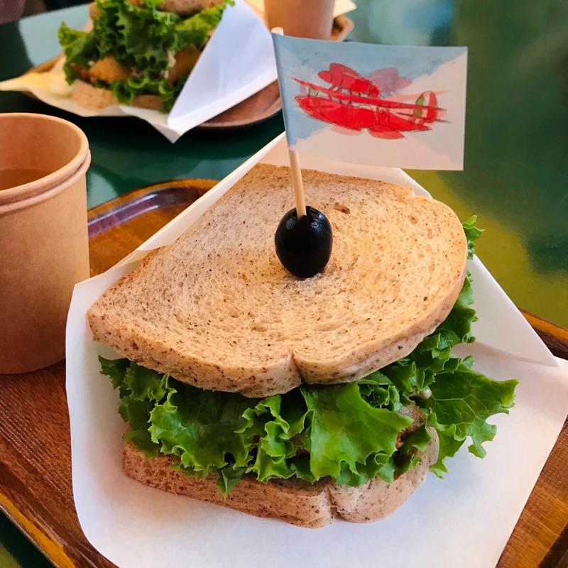 (カフェ 麦わらぼうし)