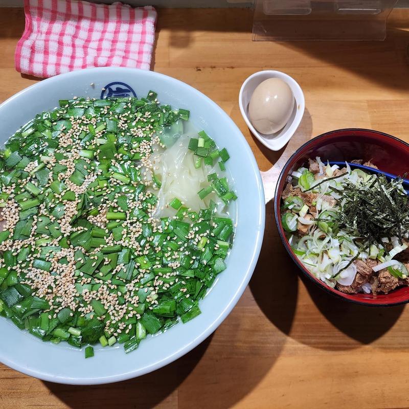 塩ラーメン ワンタン ニラダブル(丸信本家しらかわ)