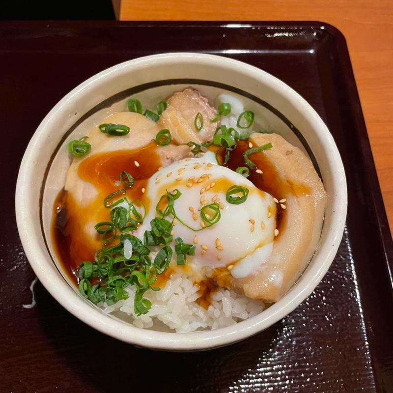 ミニ温玉チャーシュー丼(お食事処・竹膳)