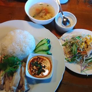カオマンガイ(タイ料理 URAIWAN

)