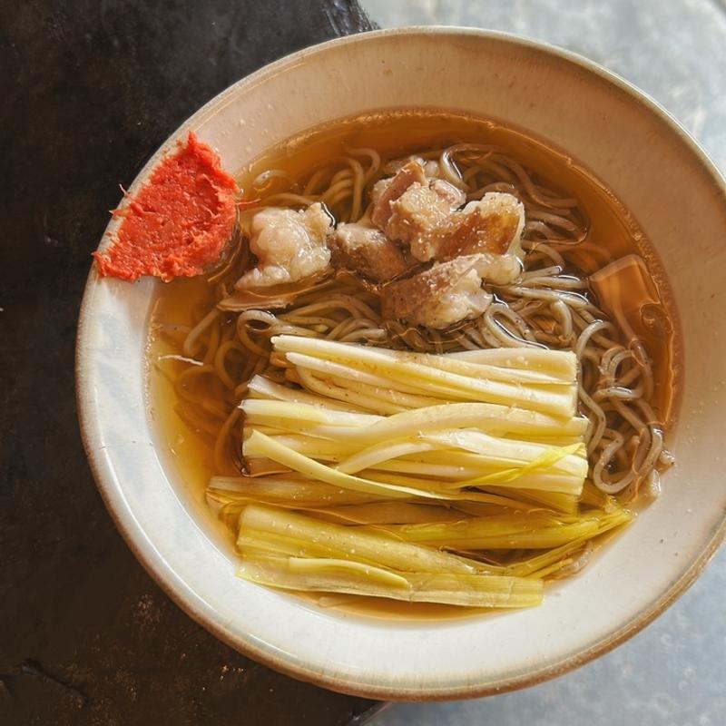 国産牛ホルモンと黄韮蕎麦(suba (すば))