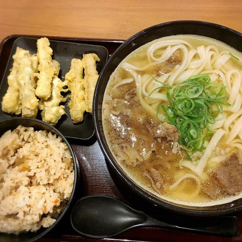 肉ごぼ天＋かしわめし(うどん大文字 大野城本店)