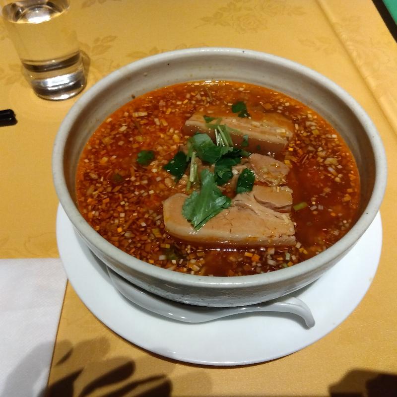 特製挽肉唐辛子蕎麦（肉角切り）(新世界菜館 （シンセカイサイカン）)