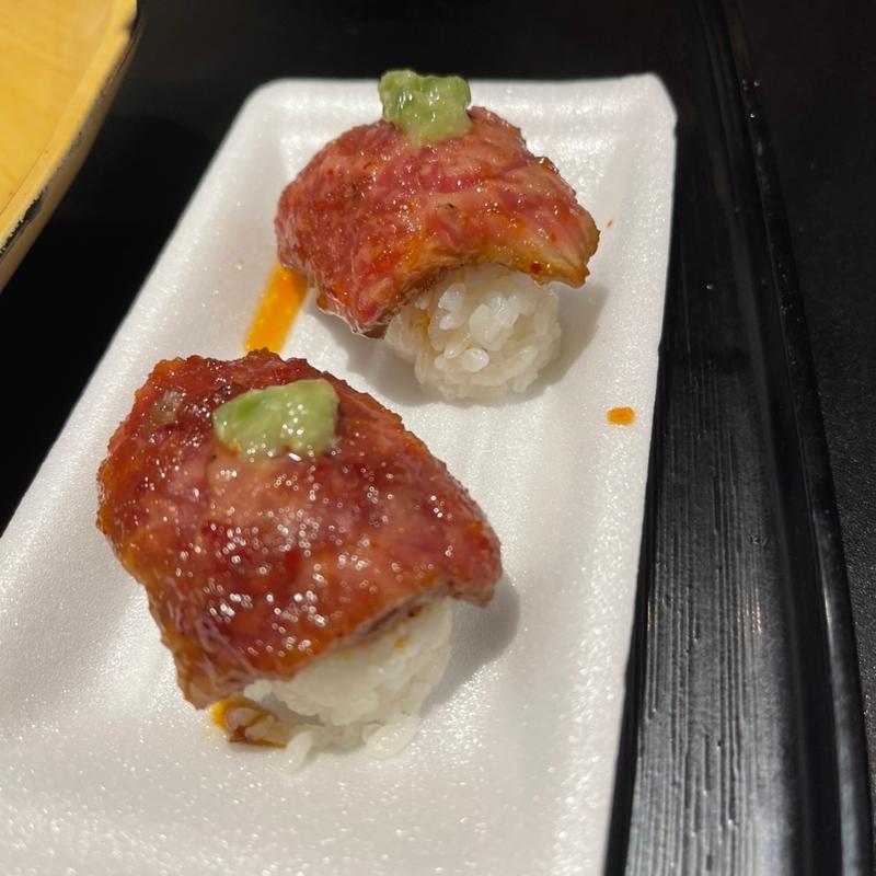 牛トロ炙り寿司(京のお肉処 弘 錦)