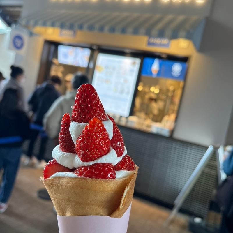 ストロベリークレープ(ジェラート ピケ カフェ クレープリー 御殿場アウトレット （Gelato Pique Cafe Creperie）)