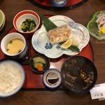 焼魚(太刀魚)定食、地タコの刺身(まさ吉)