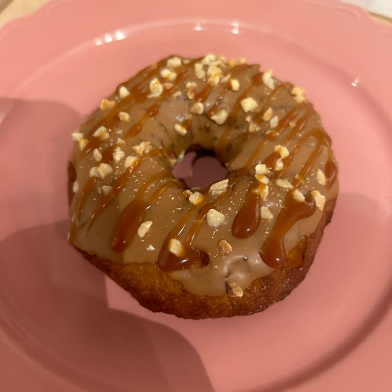 ソルティーキャラメルアーモンド(DONNA donut 梅田)