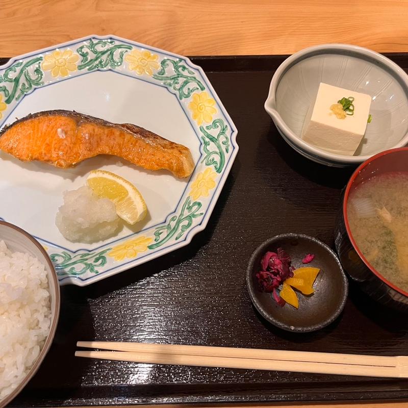 塩鮭炭火焼定食(初台 こもれび)