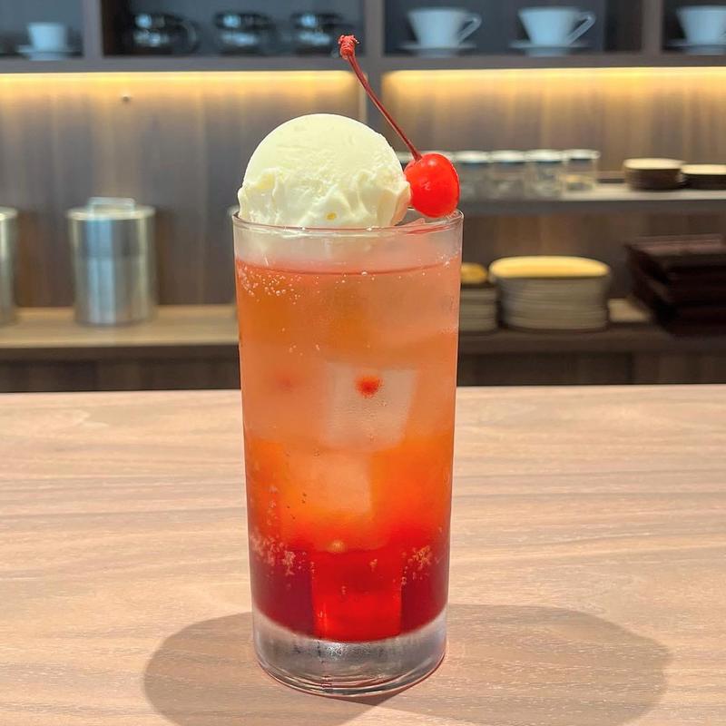 クリームソーダ いちご(茶珈堂)