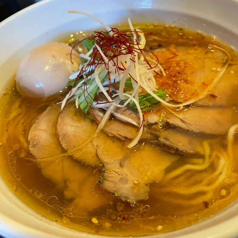 琥珀醤油ラーメン　全部のせ(天雷軒 麹町店)