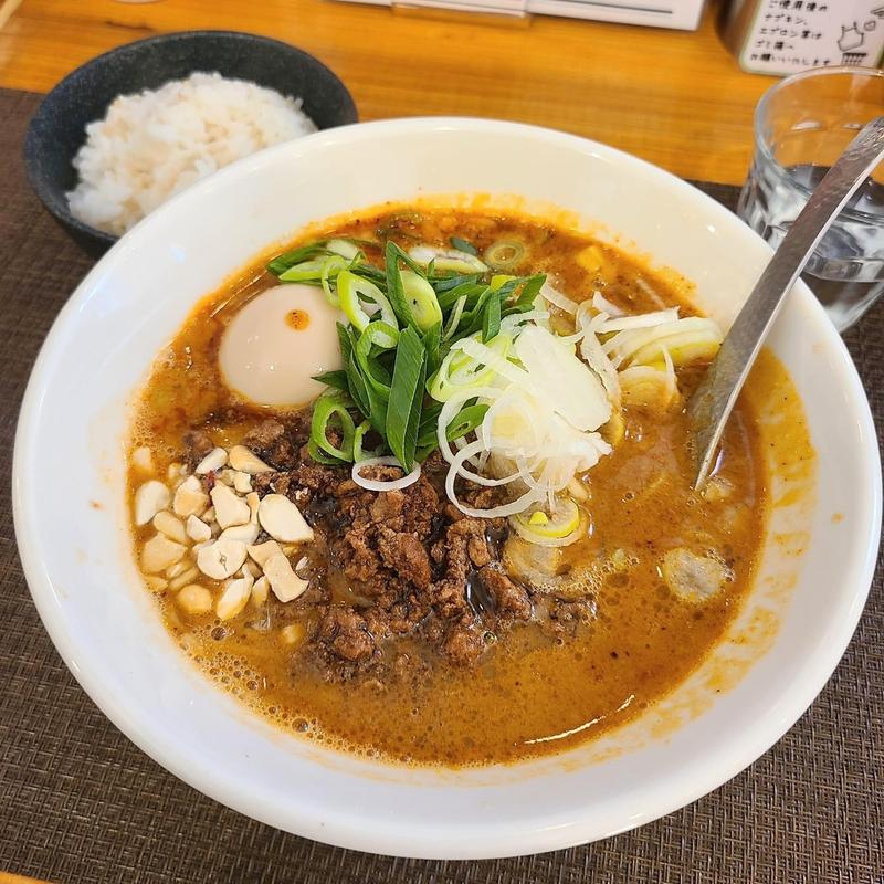 もち豚肉味噌坦々麺(生粋 花のれん)