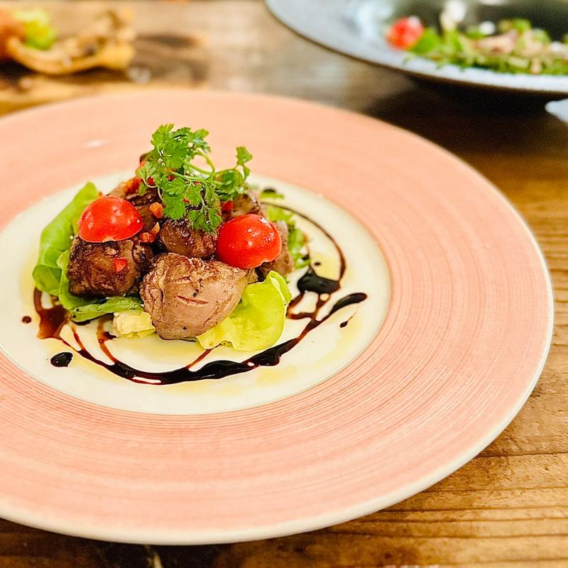 古白鶏のレアレバー(LABURI)