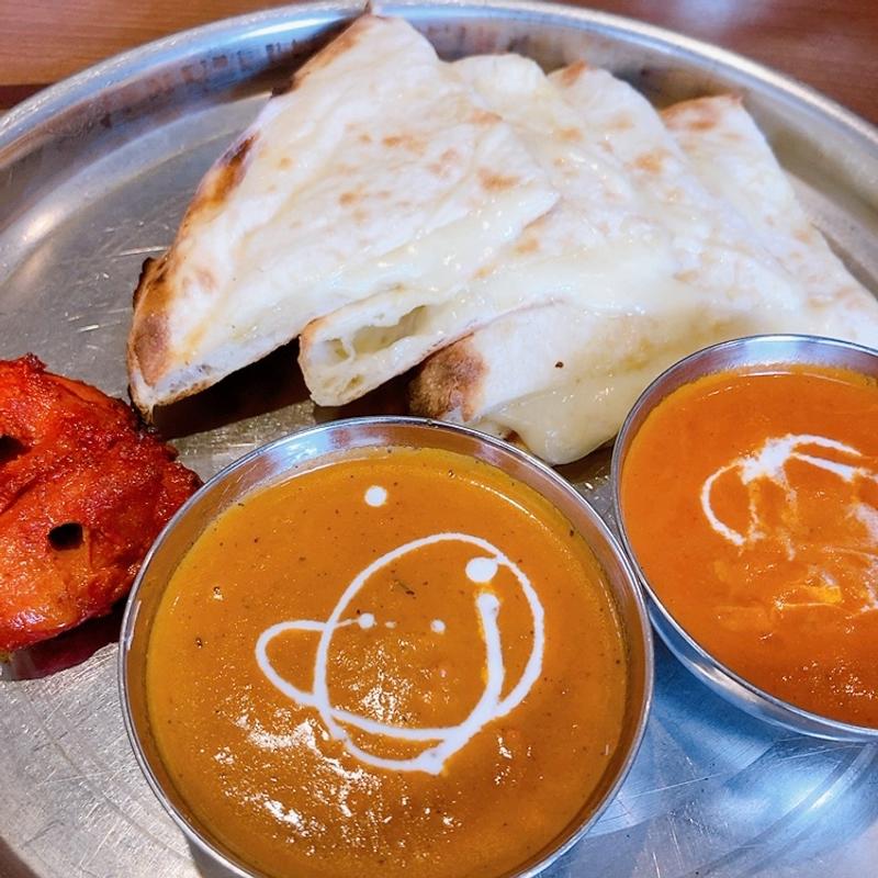 スペシャルランチ（チーズナン）(アジア料理sapana （サパナ【旧店名】ベン タ イン）)