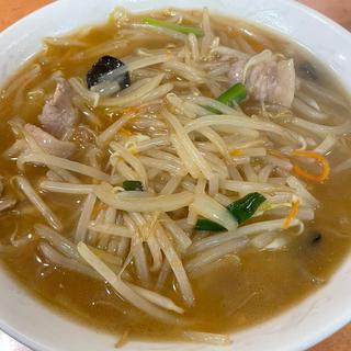 サンマー麺(ラーメン新世 本店)