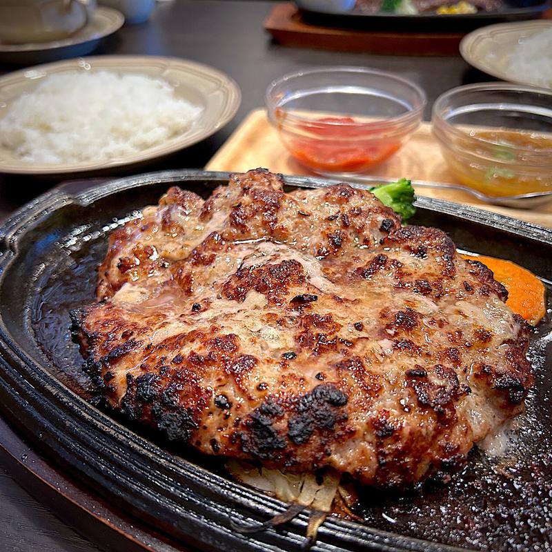 メガハンバーグ(TOBU ステーキ＆ハンバーグ)