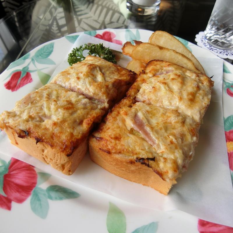 ツナサラダポークハムトースト(バー・ラウンジ ＬＥＶＥＬ ⅩⅩⅠ)