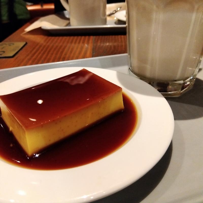 自家製プリン＋アイスカフェオレ（ドリンクセット）(TAMEALS カフェ&バー タミルズ 池袋店)