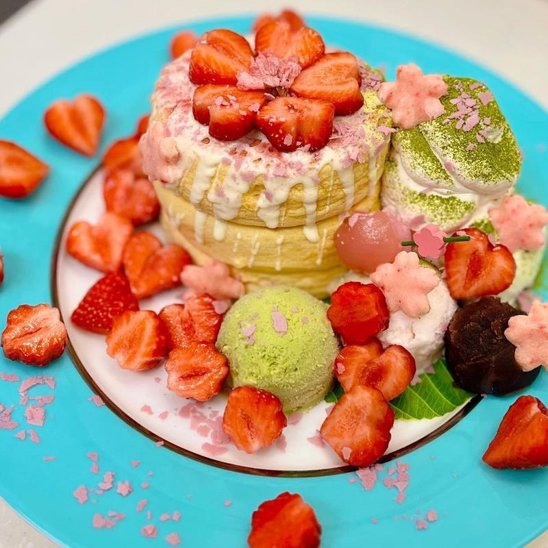 さくらのパンケーキ ハートいちご ピスタチオアイス(よろず茶屋444)