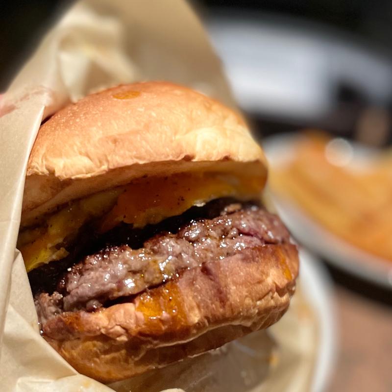 和牛すじラグーバーガー(Burger PRINCE)