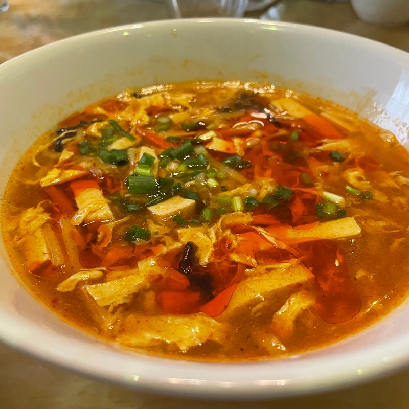 酸辣湯麺(四川料理刀削麺 川府 神保町店 （せんふう）)