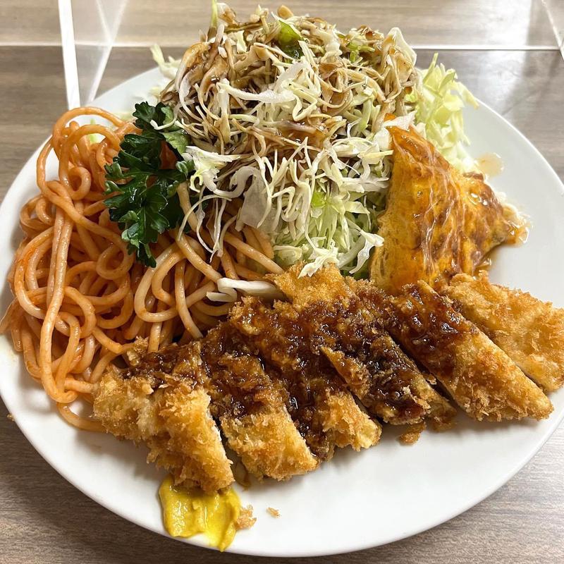 チキンカツと肉玉ライス(桃乳舎)