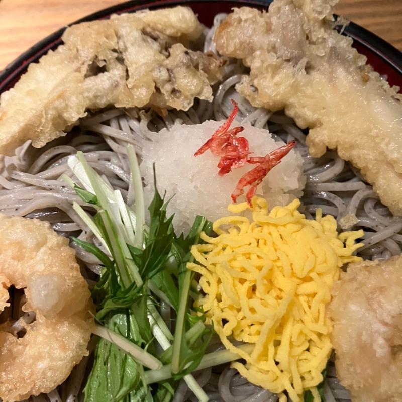 えび舞茸蕎麦（冷）(そばとお酒 八雲 地下街オーロラタウン店)