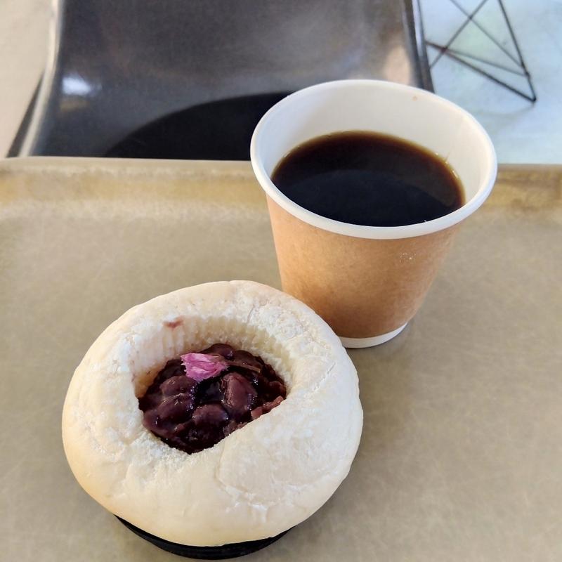 桜あんぱん(ベーカリー オールドキッチン オーガニック 光ヶ丘店)