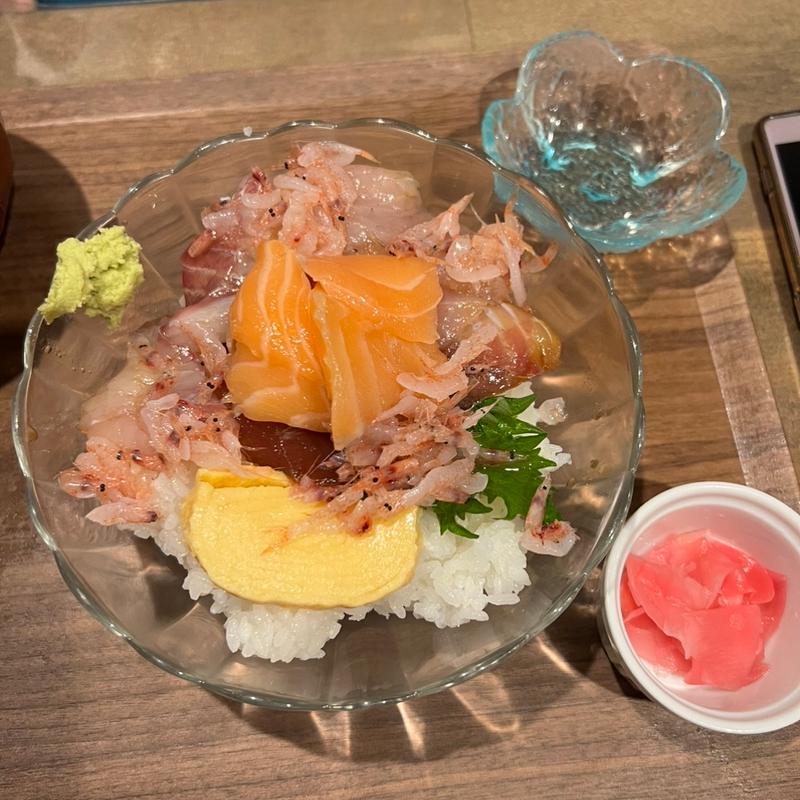 お花見丼(食楽キッチン 熱海銀座店)