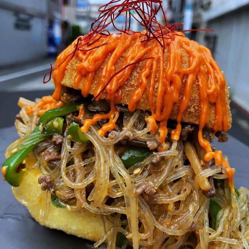 牛肉と春雨炒めの揚げぱん(コーヒー＆トースト)