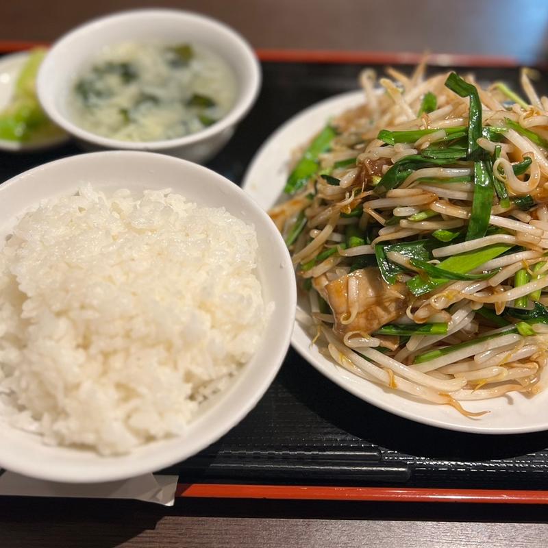 肉にらもやし醤油炒め定食(龍驤)