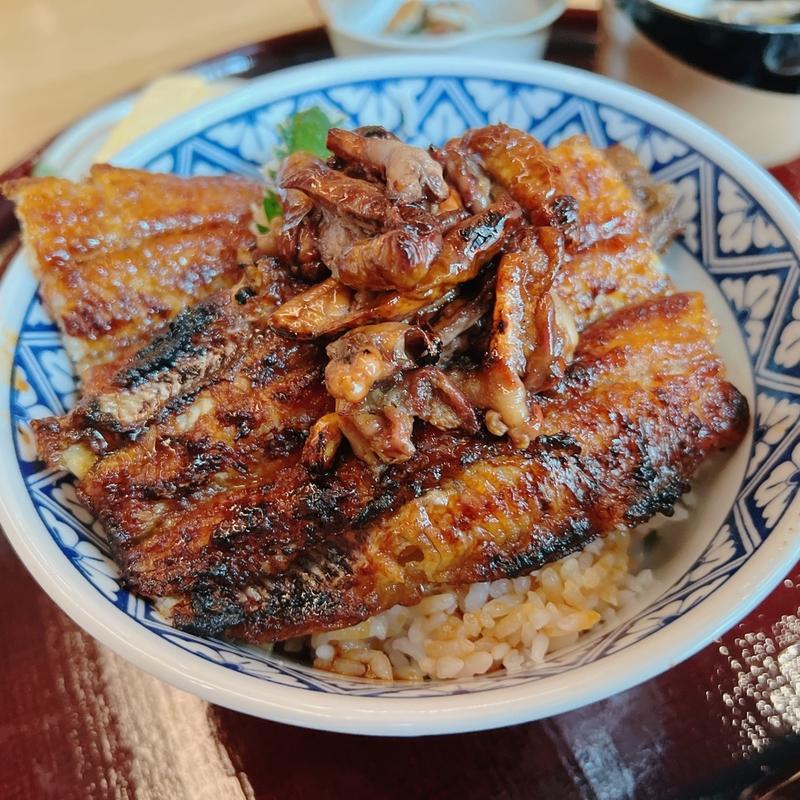 肝入りうな丼上(鰻 炭焼 ひつまぶし 美濃金 神田本店)