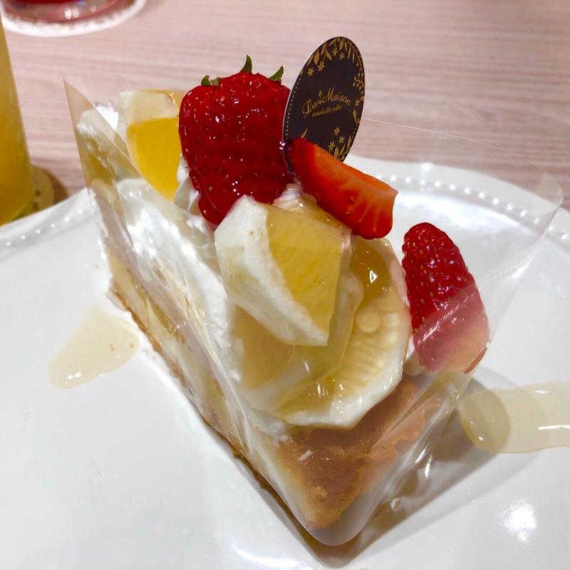 日向夏とギリシャヨーグルトクリームのタルト(ラ・メゾン アンソレイユターブル キラリナ京王吉祥寺店)