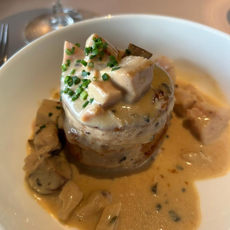 チキンスイートブレッド、マッシュルームとトリュフ(Madame Brasserie - Tour Eiffel)