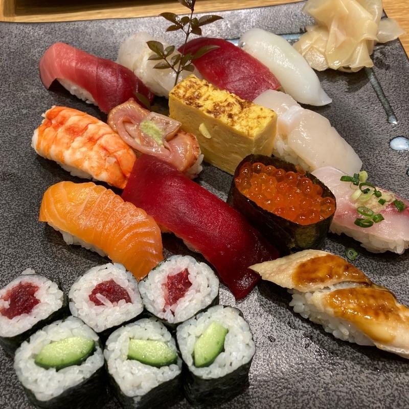 特選満腹握り(築地寿司岩 成田空港店)