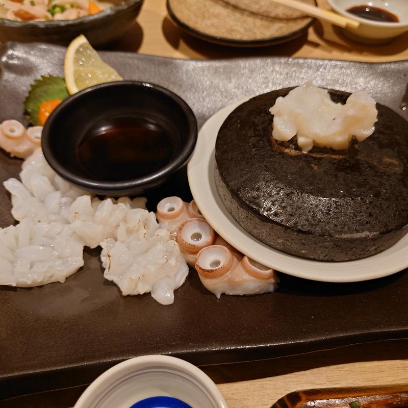 活たこの炙りポン酢(石と肴 地雷也 )