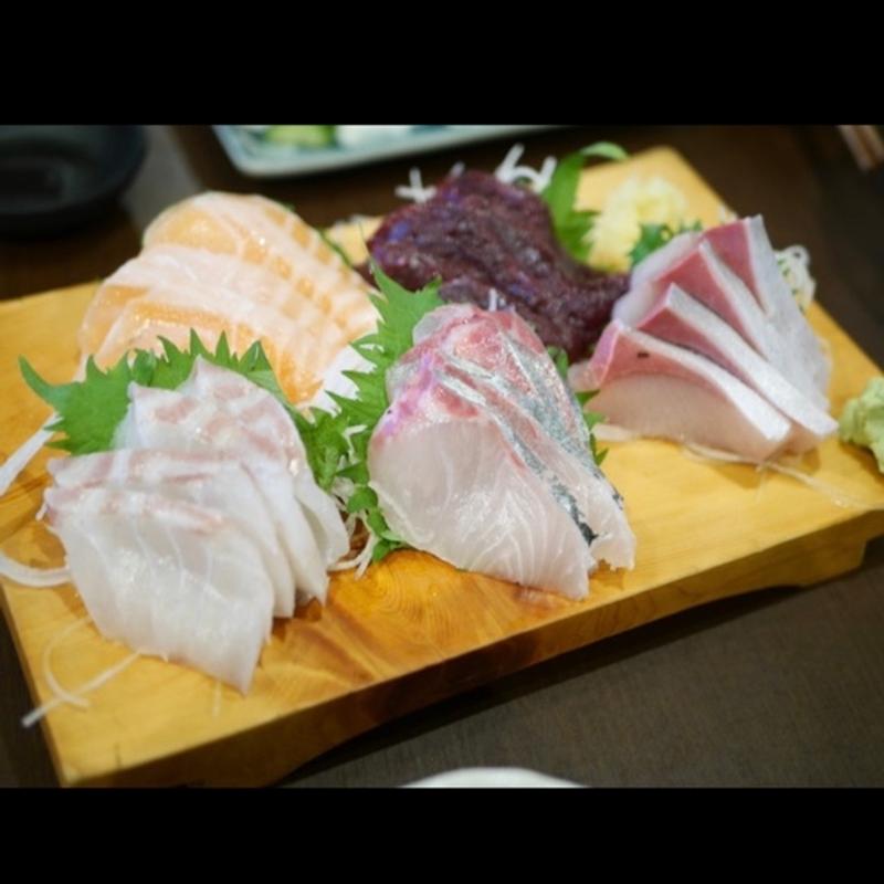 選べる刺身盛り5点(酒場食堂よろずや)