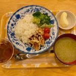 豆腐ハンバーグ、野菜のポタージュ、ブロッコリーとミニトマト、りんご(ぐるぐる食堂 / Guru-Guru Shokudo)