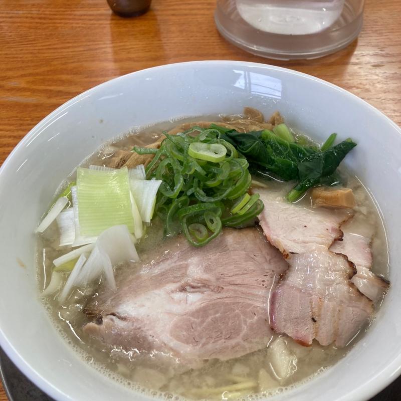 煮干し出し汁の背脂すり流し仕立て塩細麺(栃木中華そば 神志)