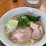 煮干し出し汁の背脂すり流し仕立て塩細麺(栃木中華そば 神志)