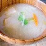 白菜とお麩のお味噌汁（おむすびlunch）(cafe comugi)