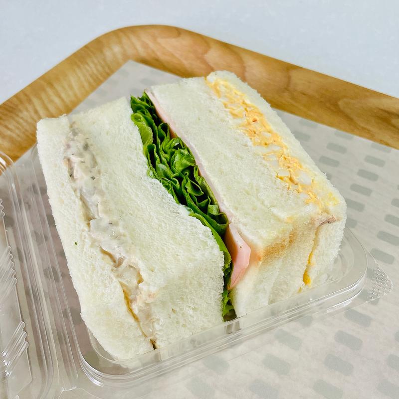 ミックスサンド　ツナ・ハム・卵(Bakery & Cafe DAISY (デイジイ))