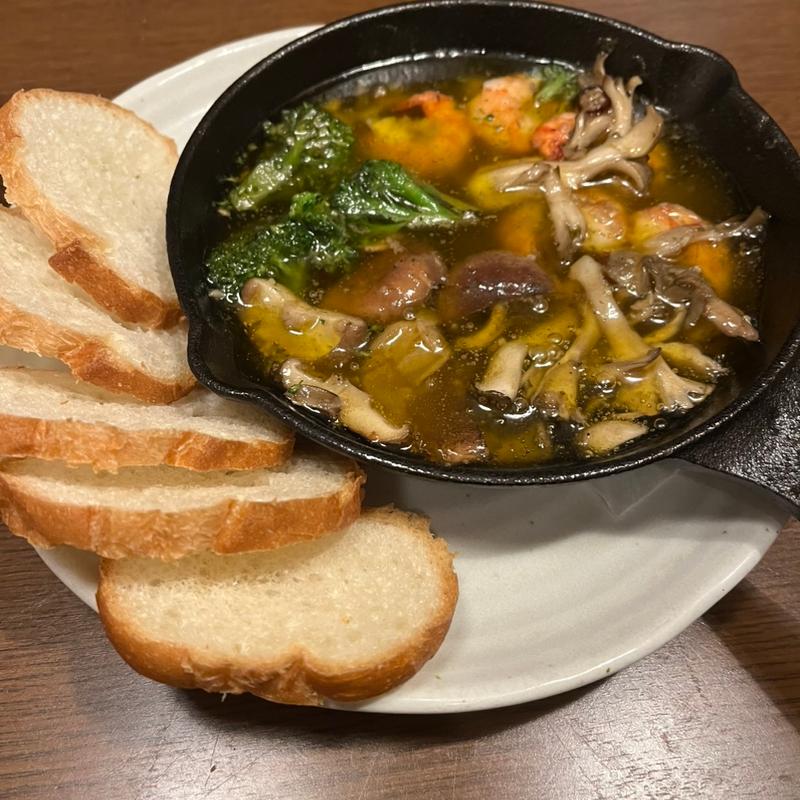 具だくさんアヒージョ(とらや 東油山本店)