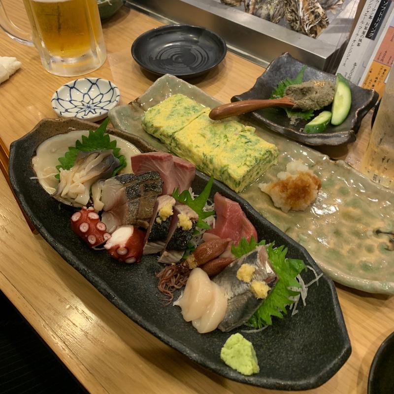 刺身盛り合わせ(魚と酒はなたれ 野毛五番街店)