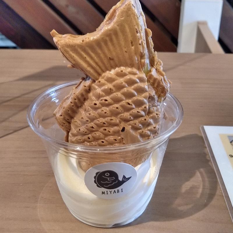 たいやきバニラソフト(鯛焼 みやび )