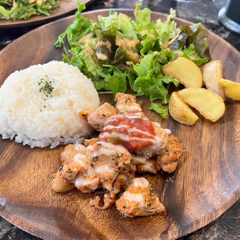 ジャークチキンプレート(Buzz Cafe by Anella)